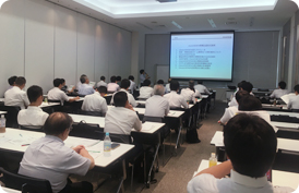 [Photo]Briefings for the business partners at Fujifilm.