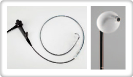[写真]2003年に発売したダブルバルーン小腸内視鏡。2015年2月に発売した「EN-580XP」は従来機よりもスコープ先端部を1mm細径化して身体的負担を軽減するなど、さらに性能がアップしている。
